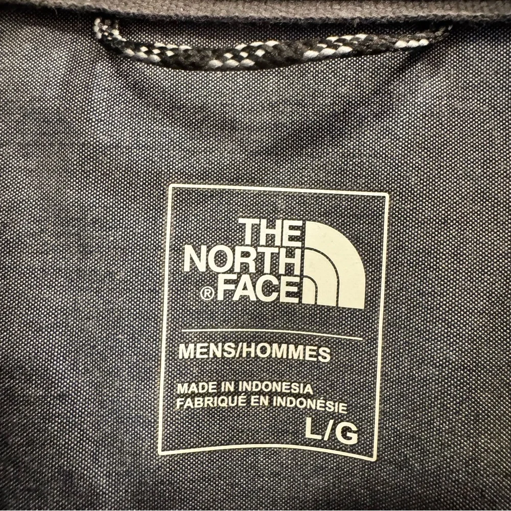The North Face Men's Plaid Shirt -‎ Gray and Blue. Large